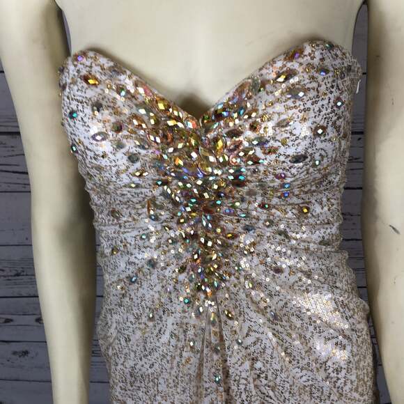 La Femme strapless sweetheart white gold foil jewelled sequin gown size 2 - Picture 6 of 12